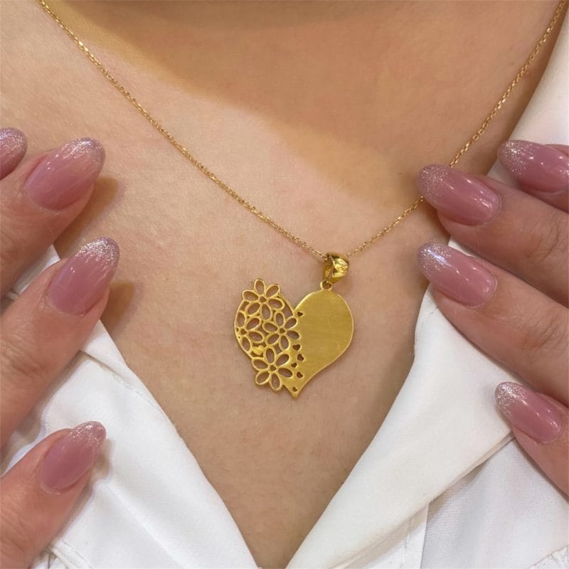 آویز طلا زنانه طرح قلب و گل - Image 2