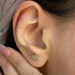 گوشواره طلا میخی طرح قلب و تیر - Image 2