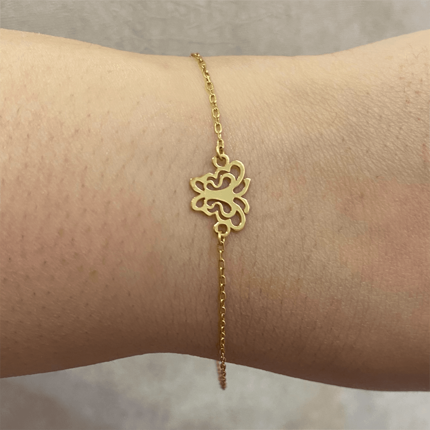 IMG_9955 دستبند طلا زنجیری طرح پروانه - Image 2