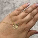 آویز طلا طرح مامان با پروانه هفت رنگ - Image 3